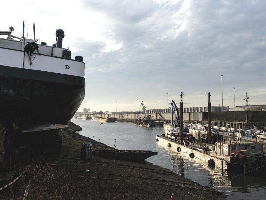 Neue Ruhrorter Schiffswerft